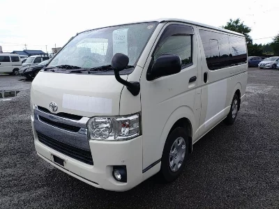 TOYOTA HIACE