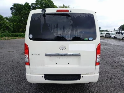 TOYOTA HIACE