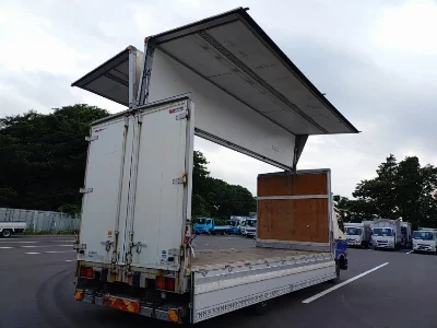MITSUBISHI FUSO FIGHTER