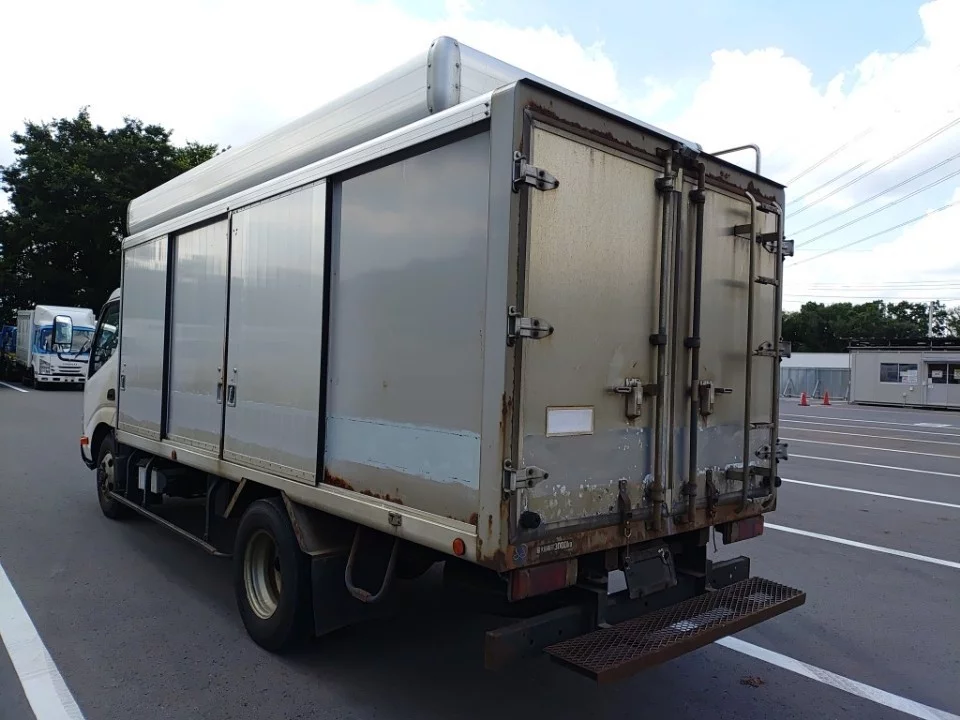 Hino Dutro  с аукциона в Японии