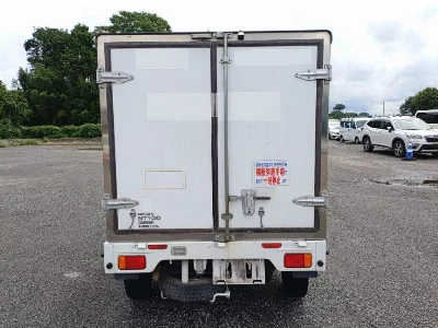 NISSAN NT100 CLIPPER
