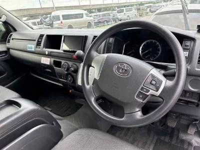 TOYOTA HIACE WAGON
