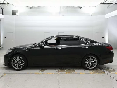 Toyota CROWN HYBRID