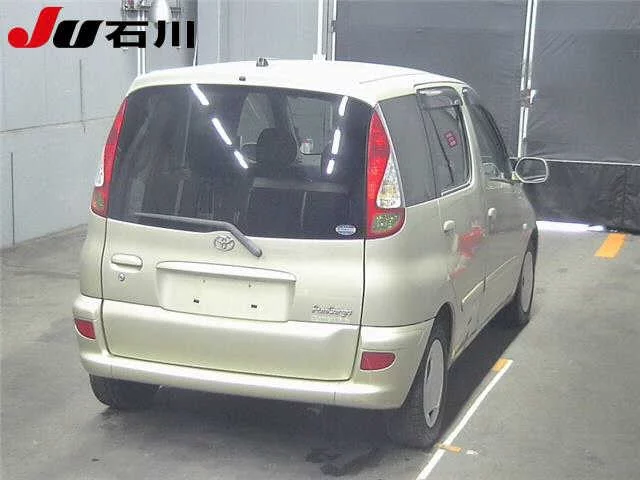 Toyota Funcargo  с аукциона в Японии