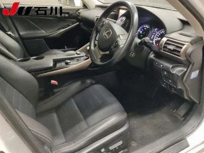 LEXUS IS