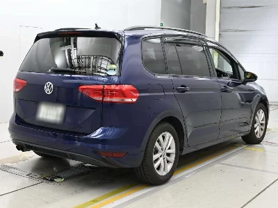 VOLKSWAGEN GOLF TOURAN