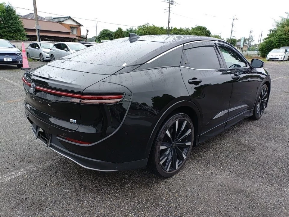 Toyota Crown Crossover  с аукциона в Японии