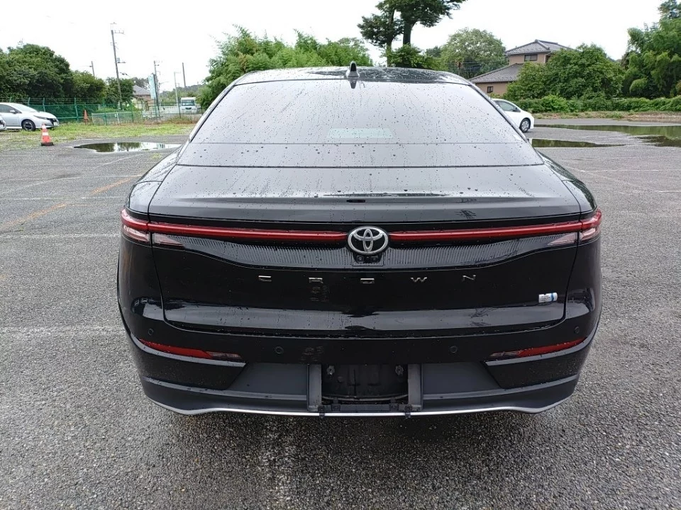 Toyota Crown Crossover  с аукциона в Японии
