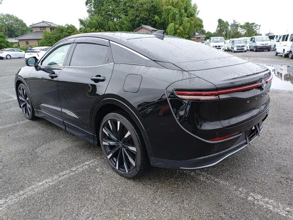 Toyota Crown Crossover  с аукциона в Японии
