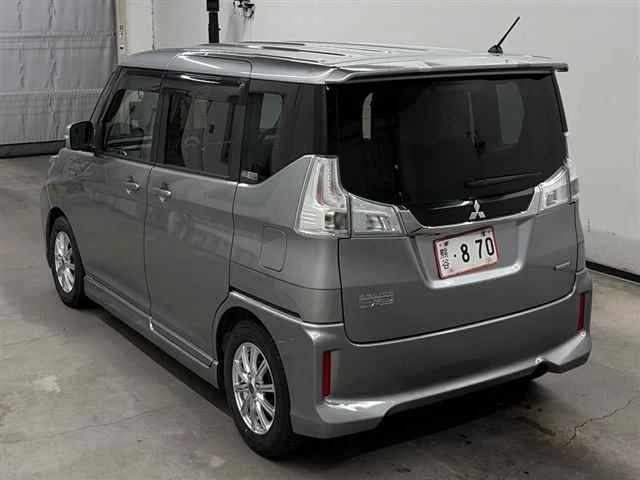 Mitsubishi Delica D:2  с аукциона в Японии