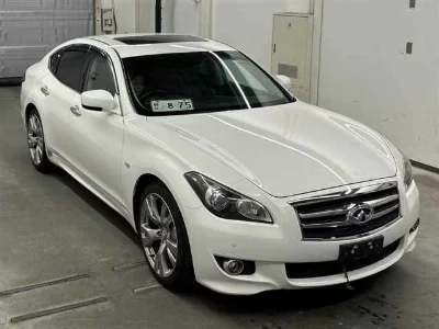 NISSAN FUGA