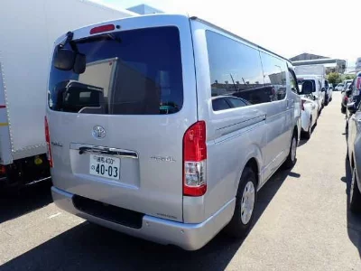 TOYOTA HIACE VAN