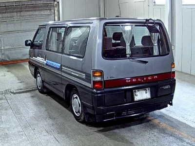 MITSUBISHI DELICA WAGON