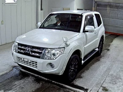 MITSUBISHI PAJERO