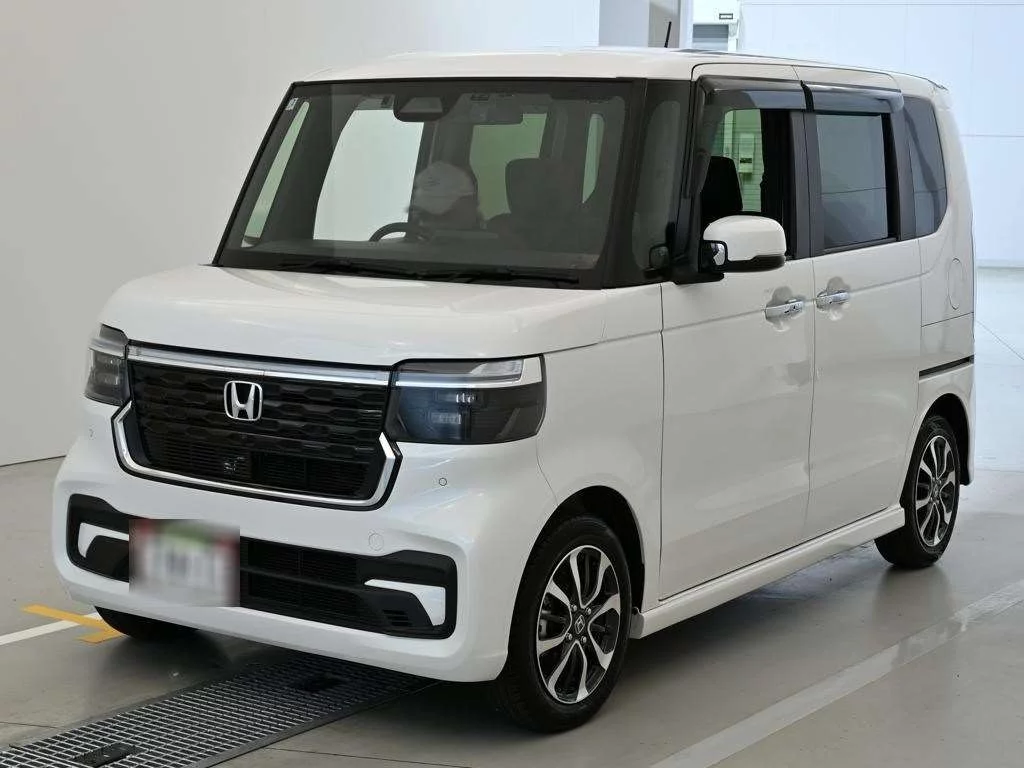 Honda N BOX CUSTOM  с аукциона в Японии