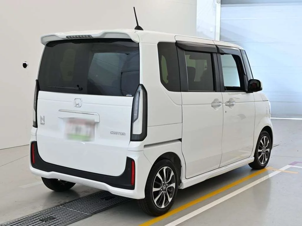 Honda N BOX CUSTOM  с аукциона в Японии