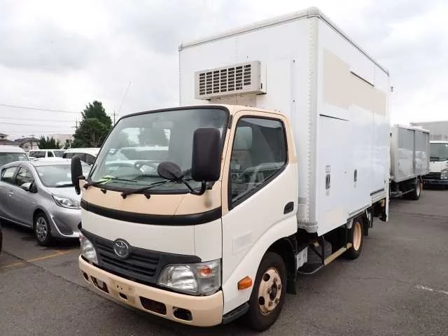 Toyota Dyna  с аукциона в Японии