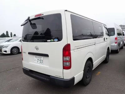 TOYOTA HIACE VAN