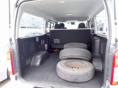 TOYOTA HIACE VAN