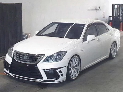 TOYOTA CROWN