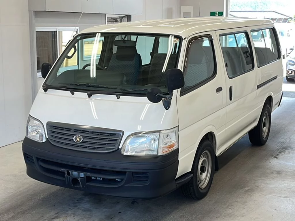 Toyota HiAce  с аукциона в Японии