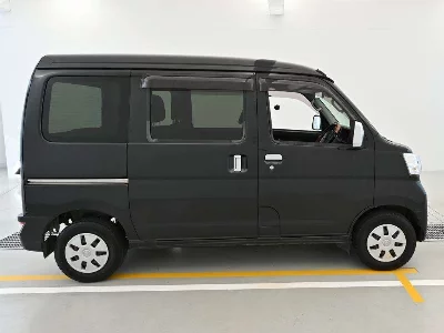 TOYOTA PIXIS VAN