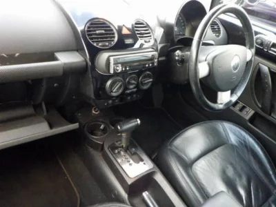 VOLKSWAGEN NEW BEETLE CABRIOLET