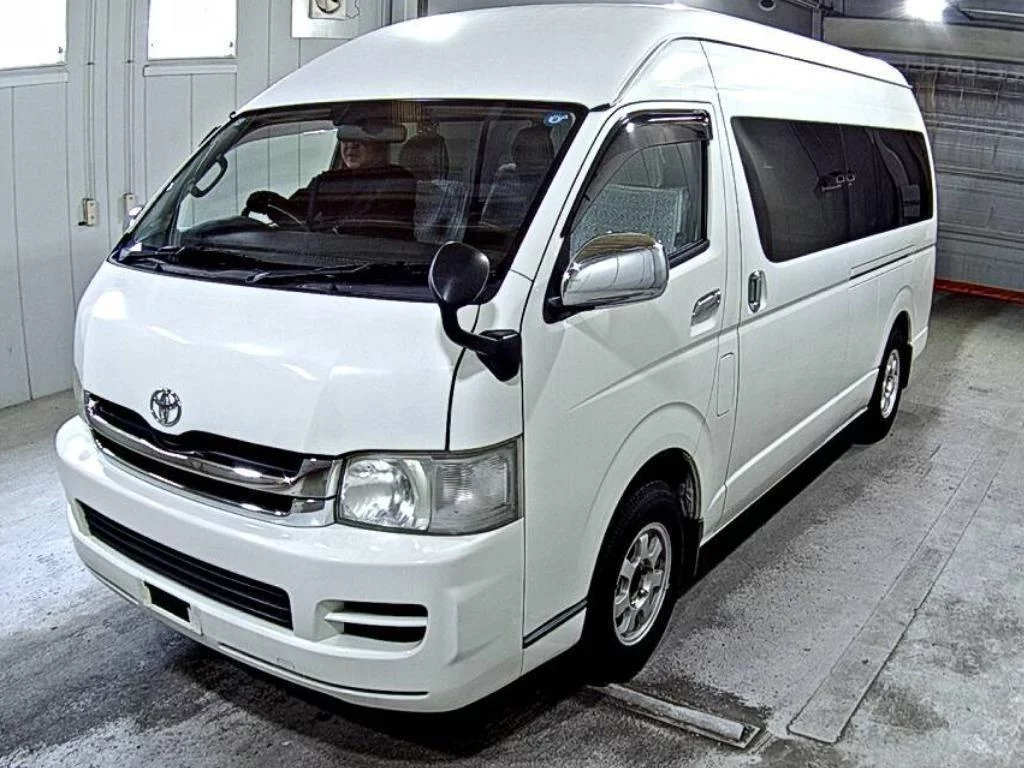 Toyota HiAce  с аукциона в Японии
