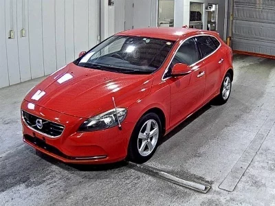 VOLVO V40