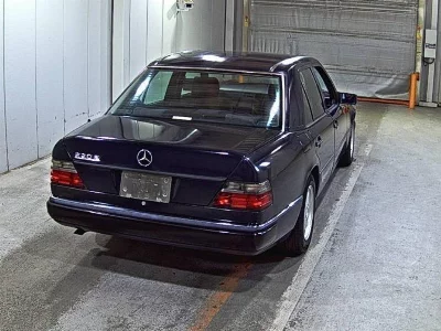 MERCEDES BENZ E CLASS