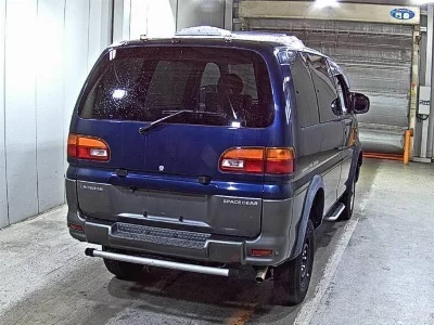 MITSUBISHI DELICA SPACE GEAR