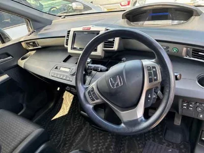 Honda FREED SPIKE HYBRID