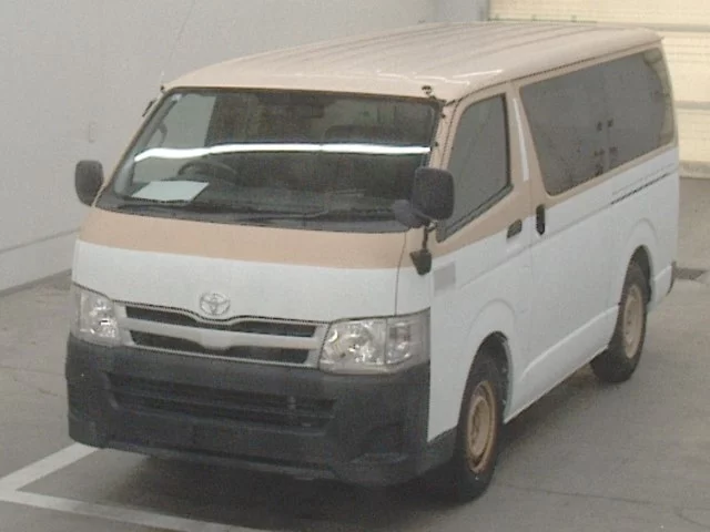 Toyota RegiusAce  с аукциона в Японии