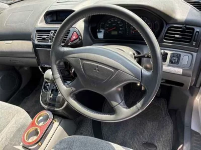 MITSUBISHI CHARIOT GRANDIS