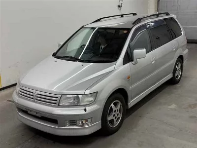 MITSUBISHI CHARIOT GRANDIS