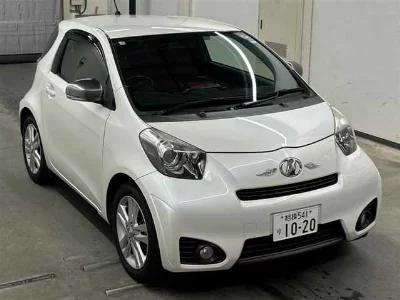 Toyota iQ