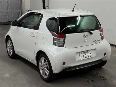Toyota iQ