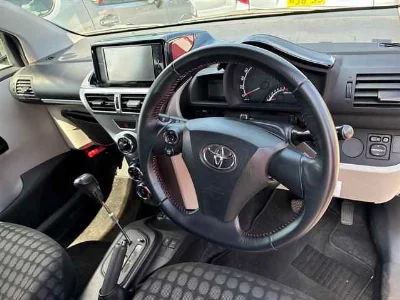 Toyota iQ