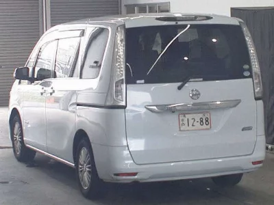 NISSAN SERENA