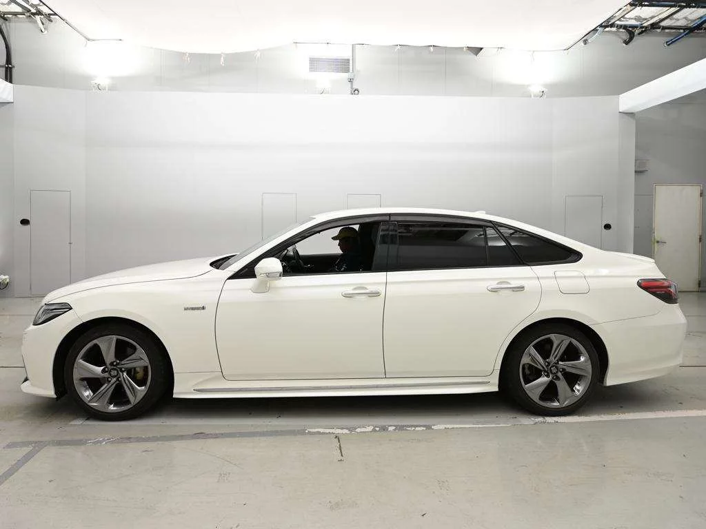 Toyota Crown  с аукциона в Японии
