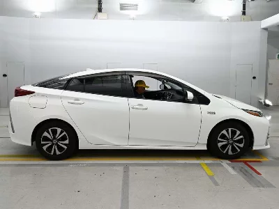 Toyota Prius PHV