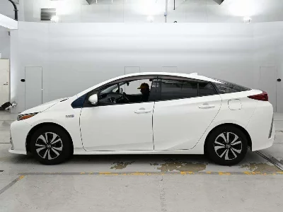 Toyota Prius PHV