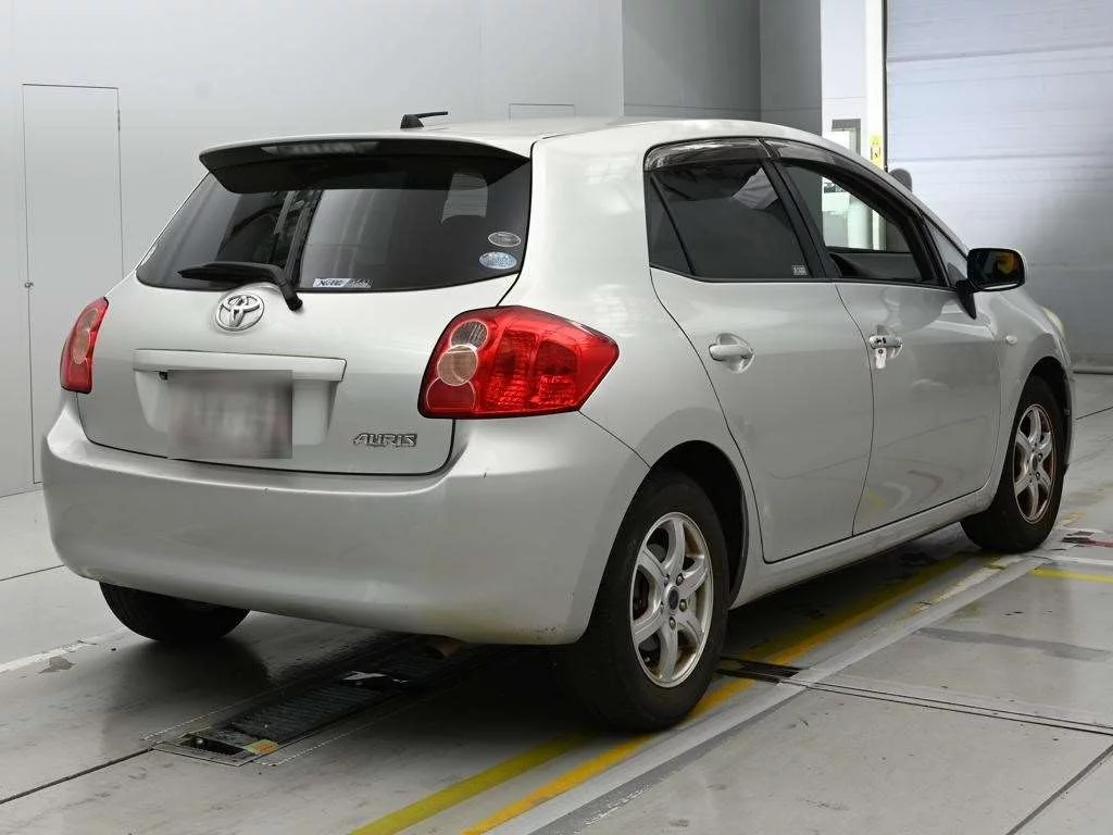 Toyota Auris  с аукциона в Японии
