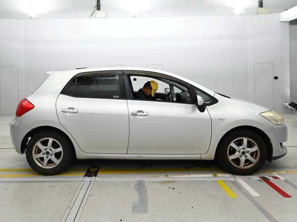 Toyota Auris  с аукциона в Японии