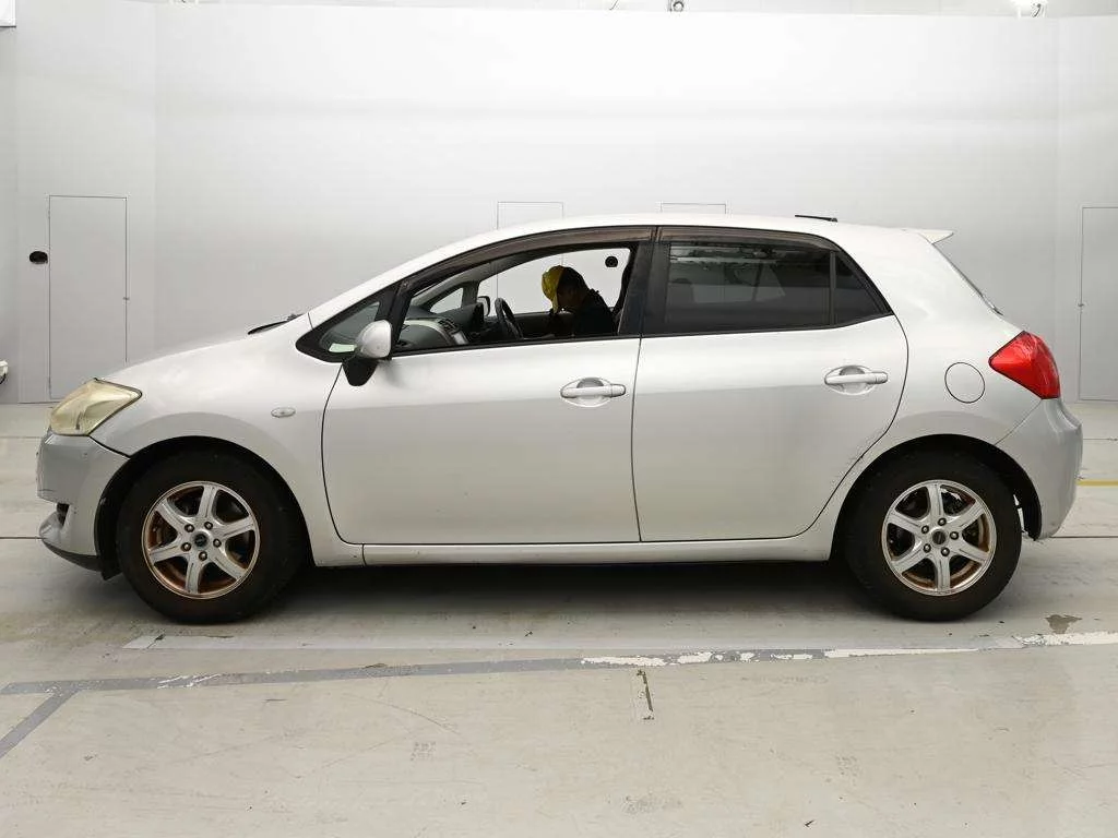 Toyota Auris  с аукциона в Японии
