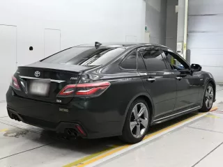 Цена авто Toyota CROWN HYBRID с аукционов Японии, номер кузова AZSH20, пробег 187 000, оценка 2