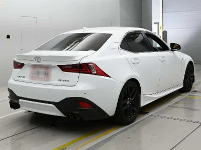LEXUS IS
