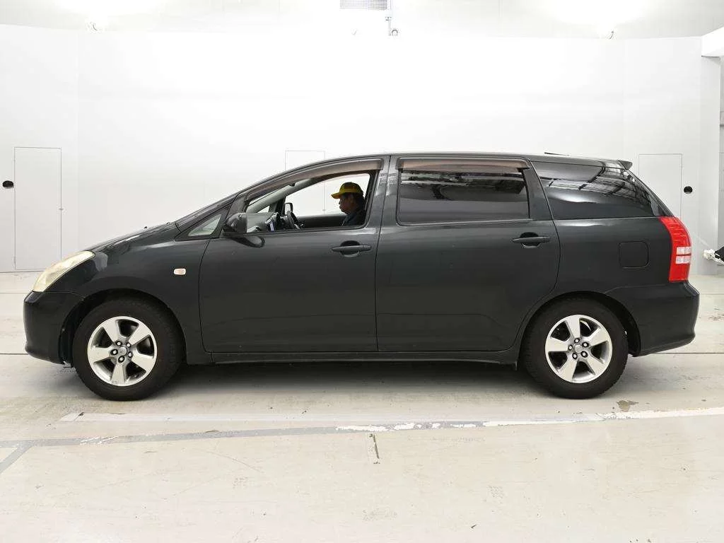 Toyota Wish  с аукциона в Японии