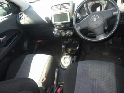 TOYOTA IST