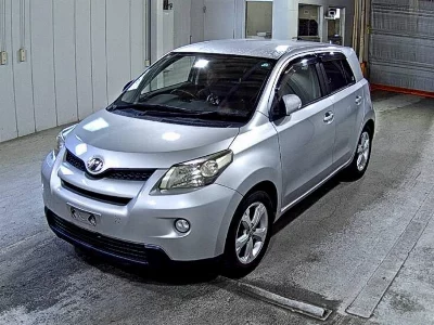 TOYOTA IST